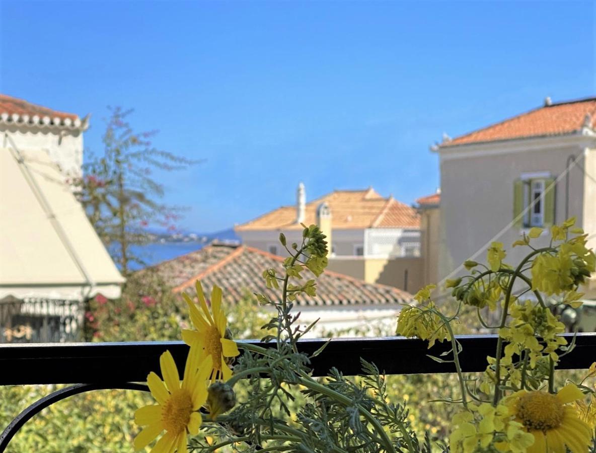Summer House In Spetses エクステリア 写真