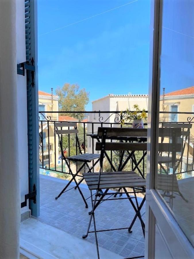 Summer House In Spetses エクステリア 写真