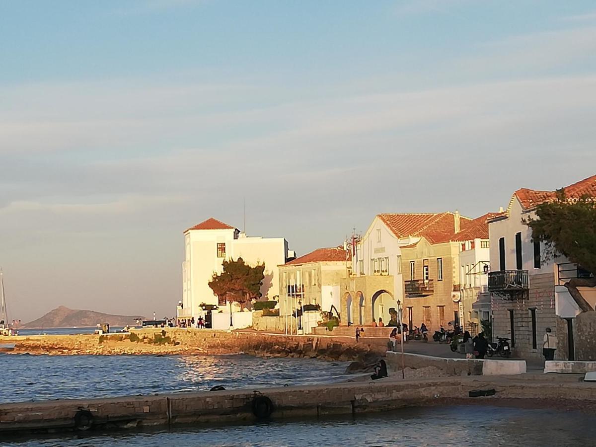 Summer House In Spetses エクステリア 写真